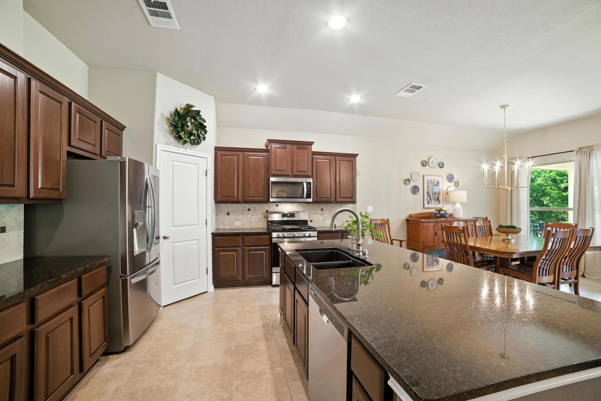 107 Tylee CIR — photo 4