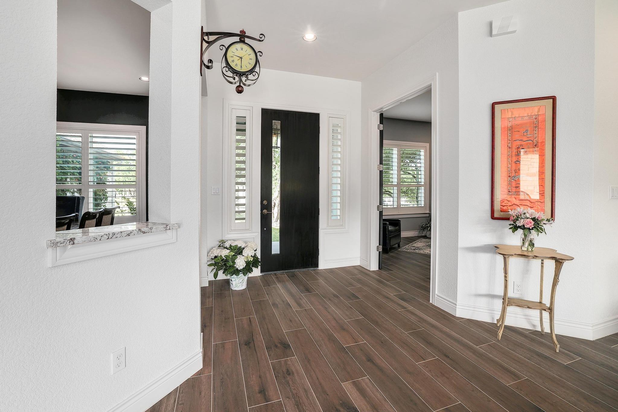105 Graystone LN — photo 3