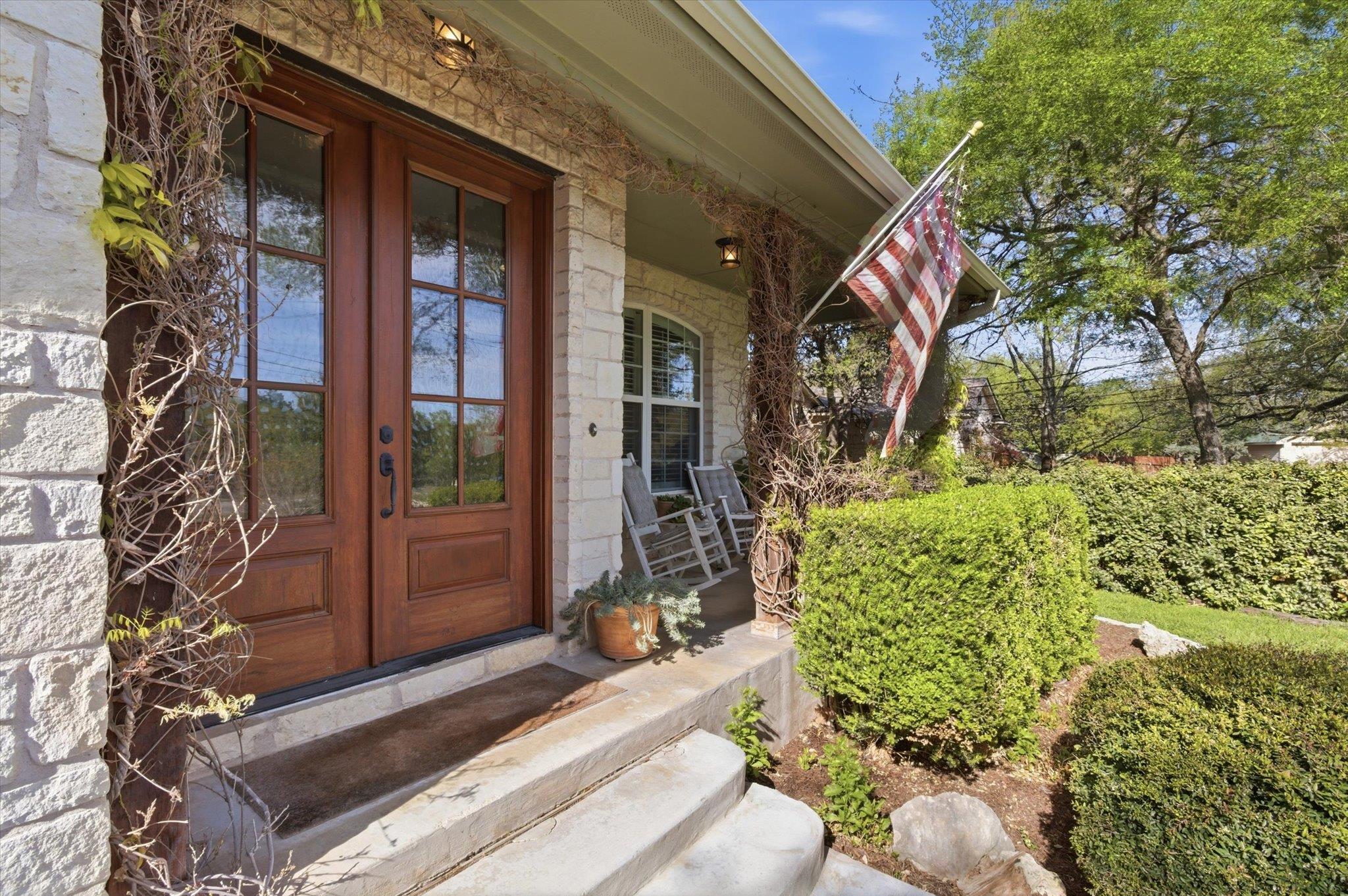 108 Quarry Crest CIR — photo 3
