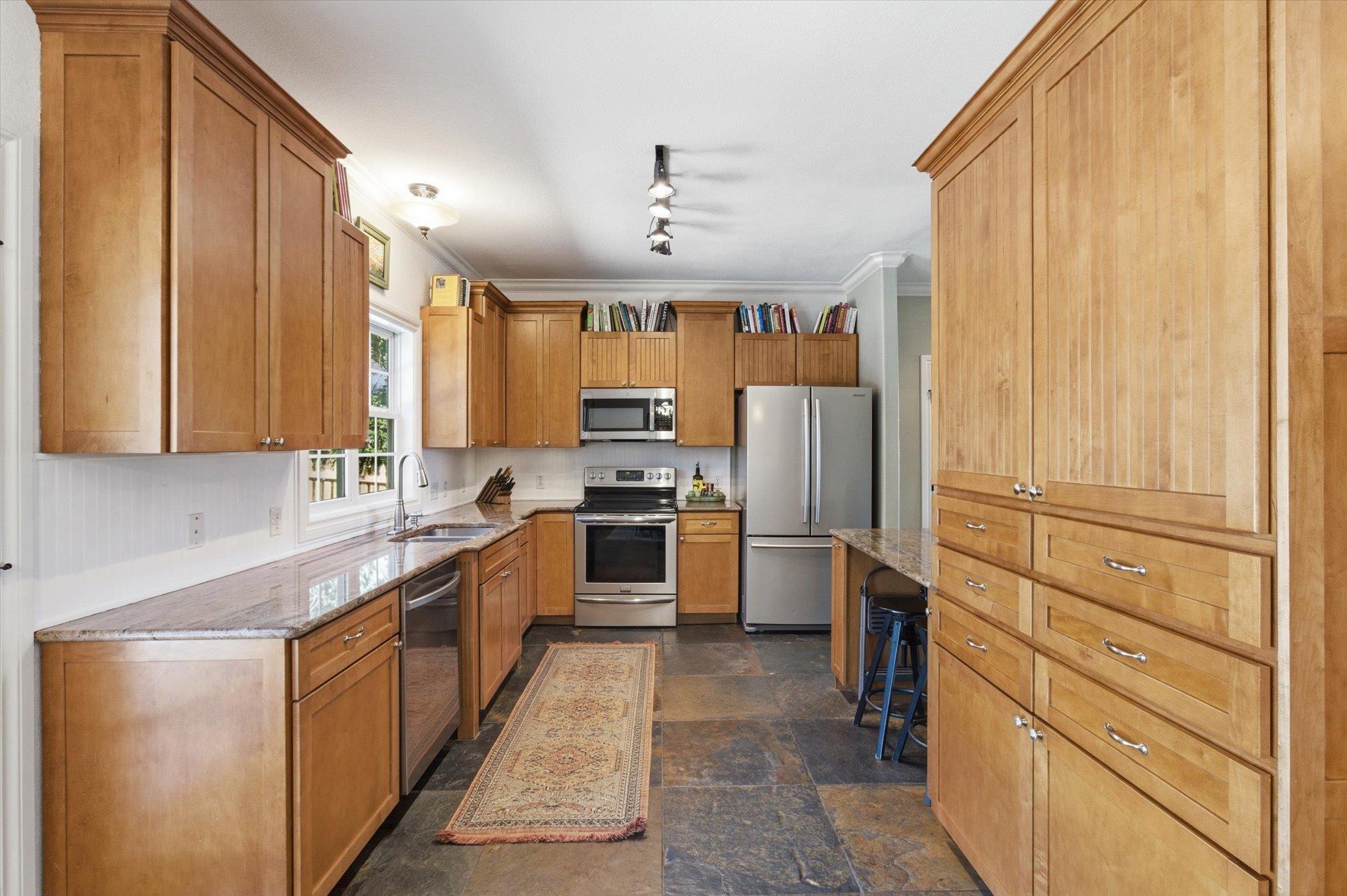 108 Quarry Crest CIR — photo 5