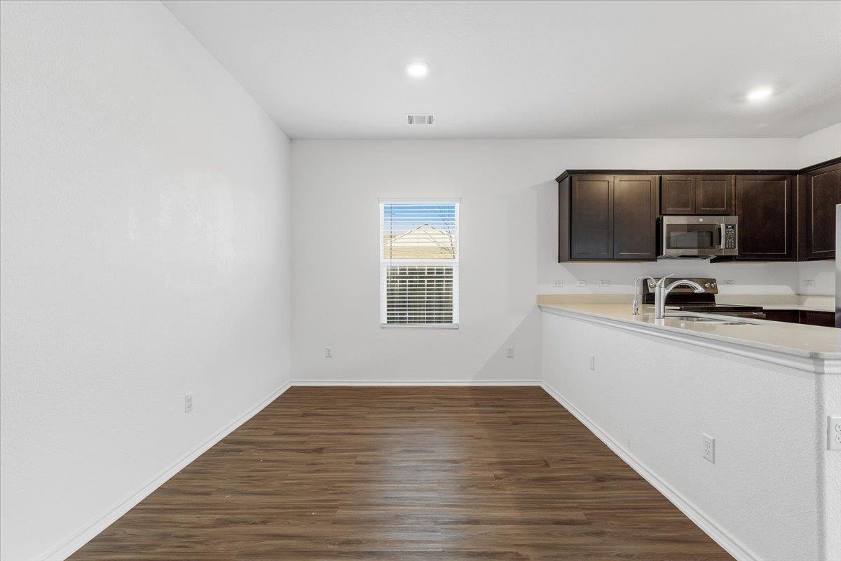 1140 Cattail LN — photo 5