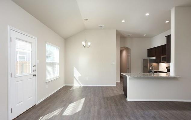 3414 Scott CIR — photo 3