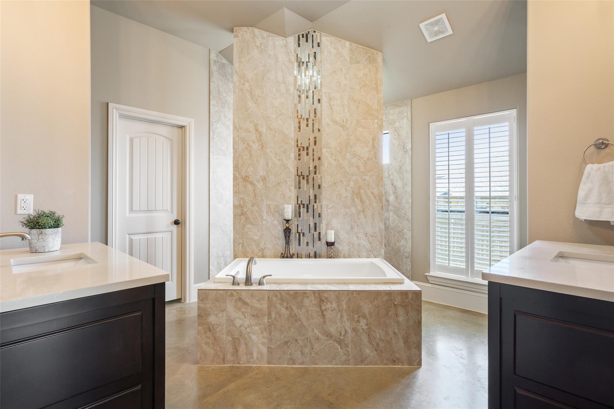 1007 Saddle Bluff DR — photo 5