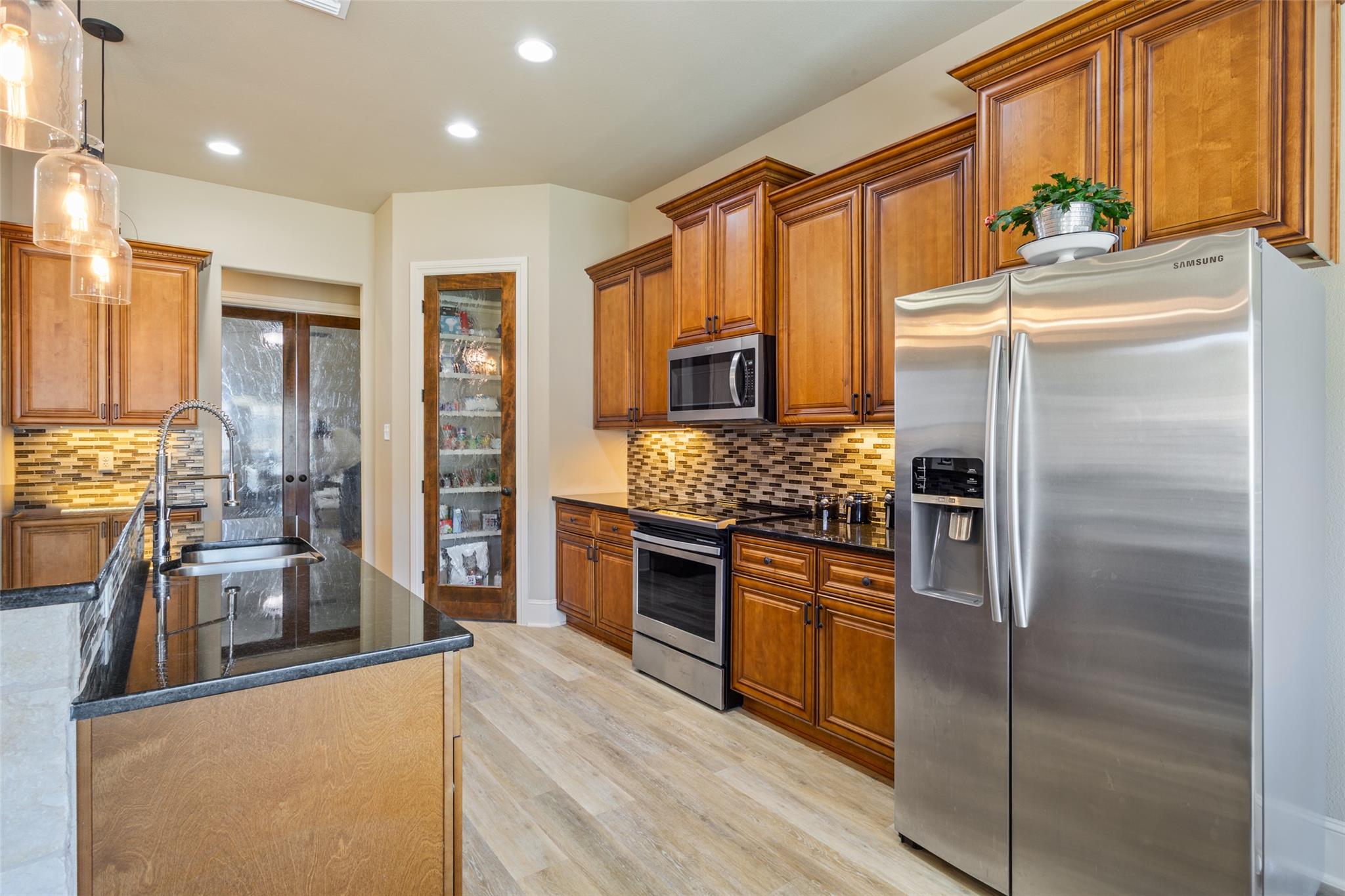 1007 Saddle Bluff DR — photo 3