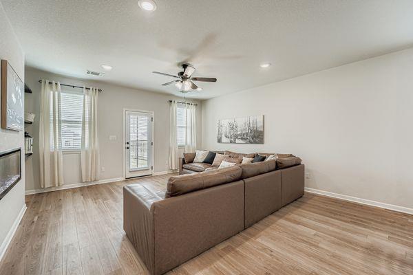 148 Gullivers DR — photo 4