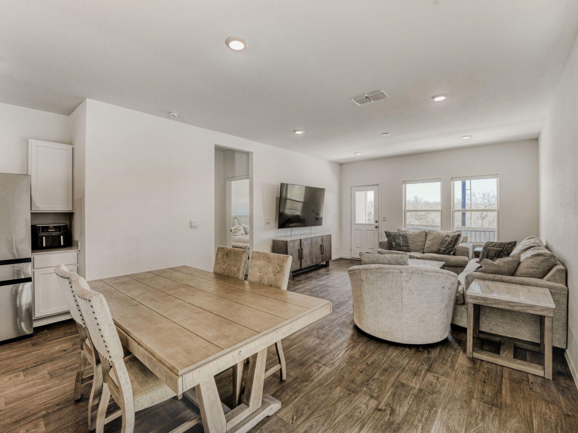12421 Silversmith LN — photo 5