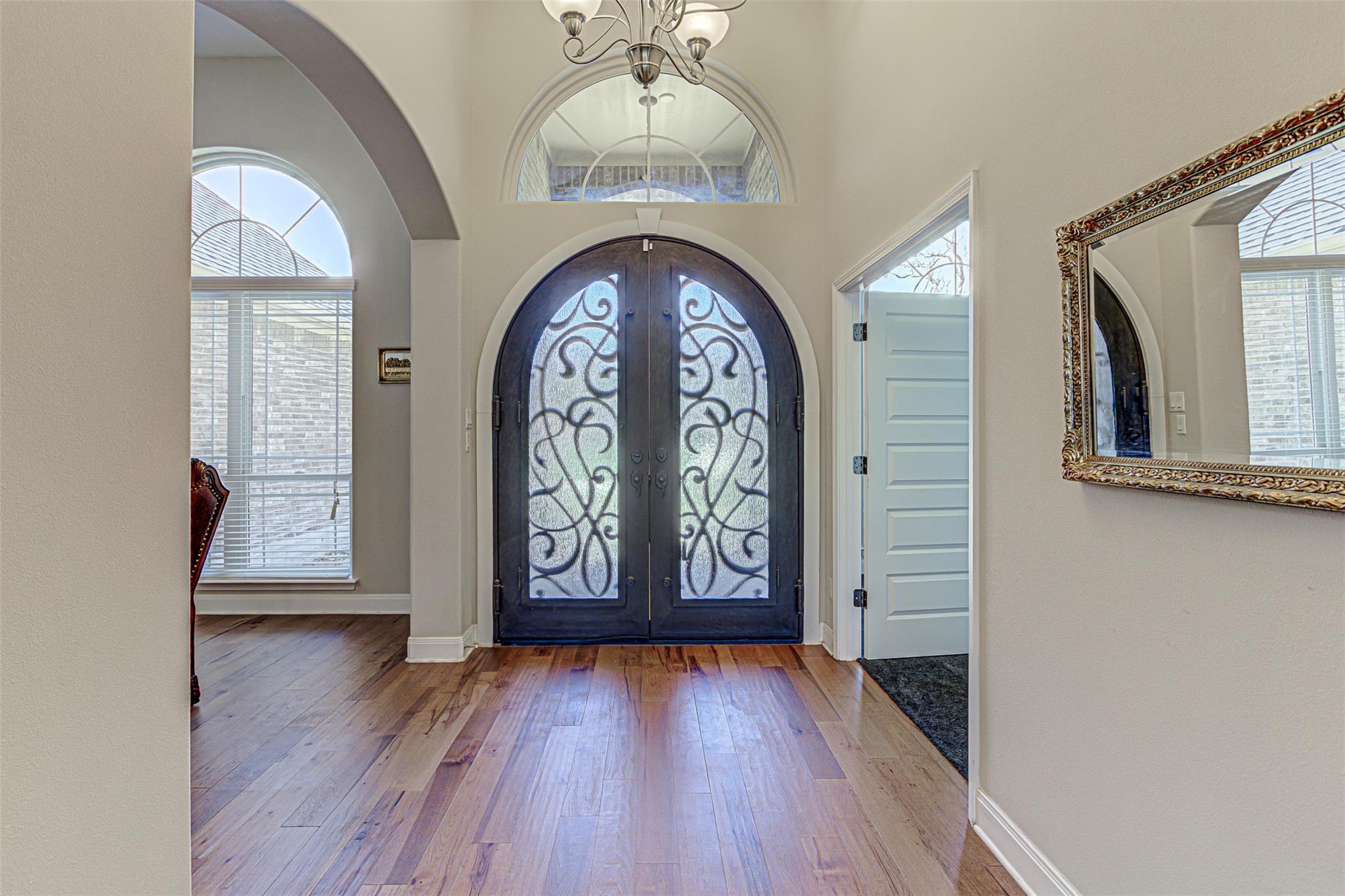 105 Arbors CIR — photo 3