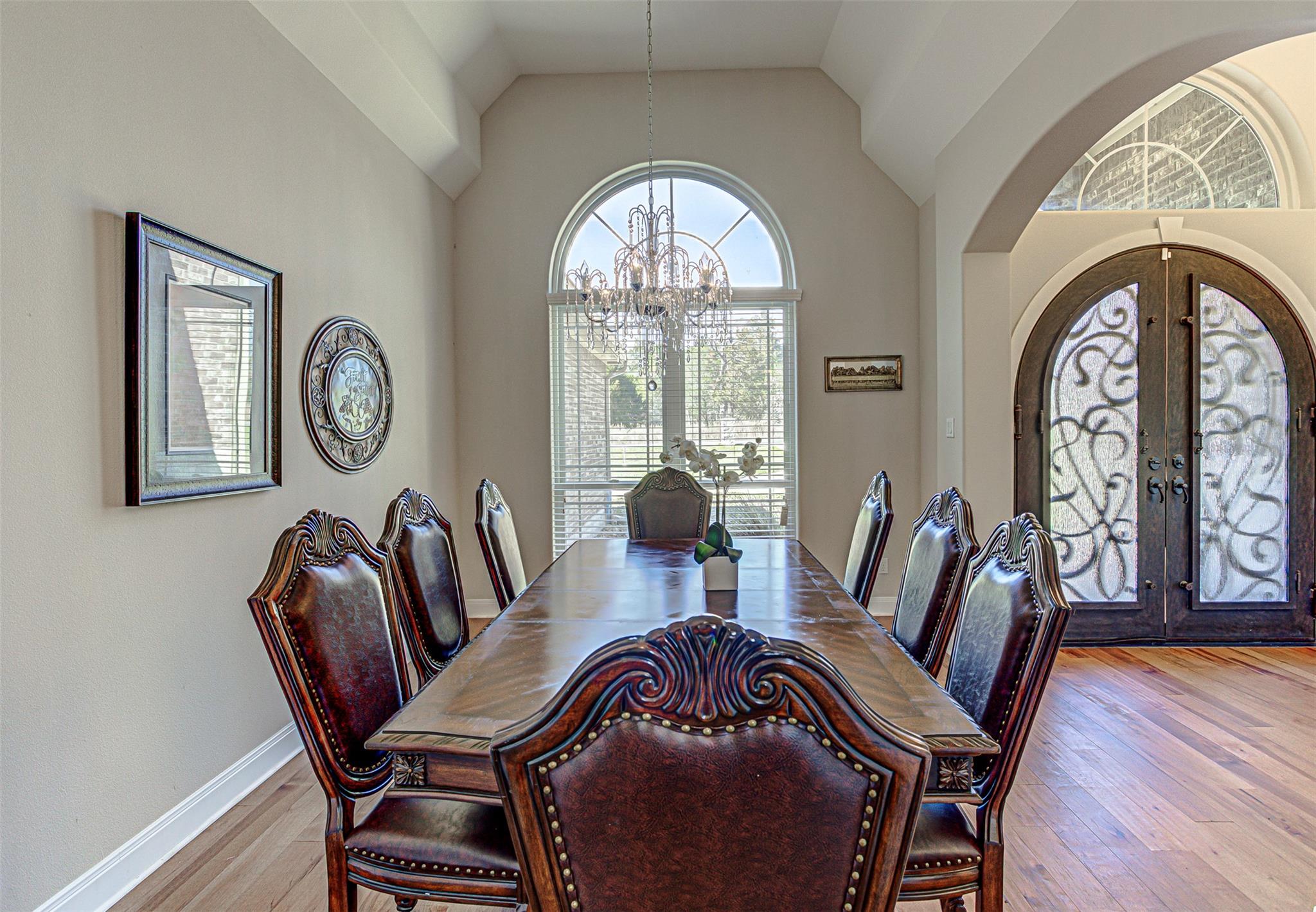 105 Arbors CIR — photo 5