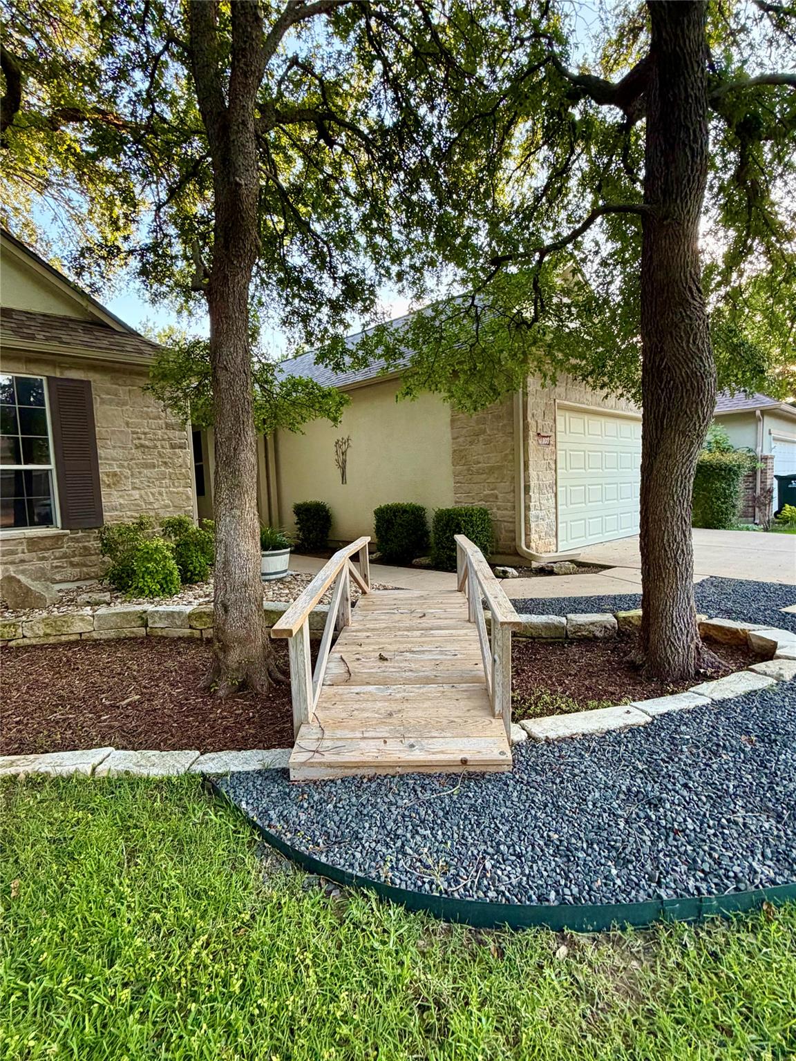 103 Harness LN — photo 3