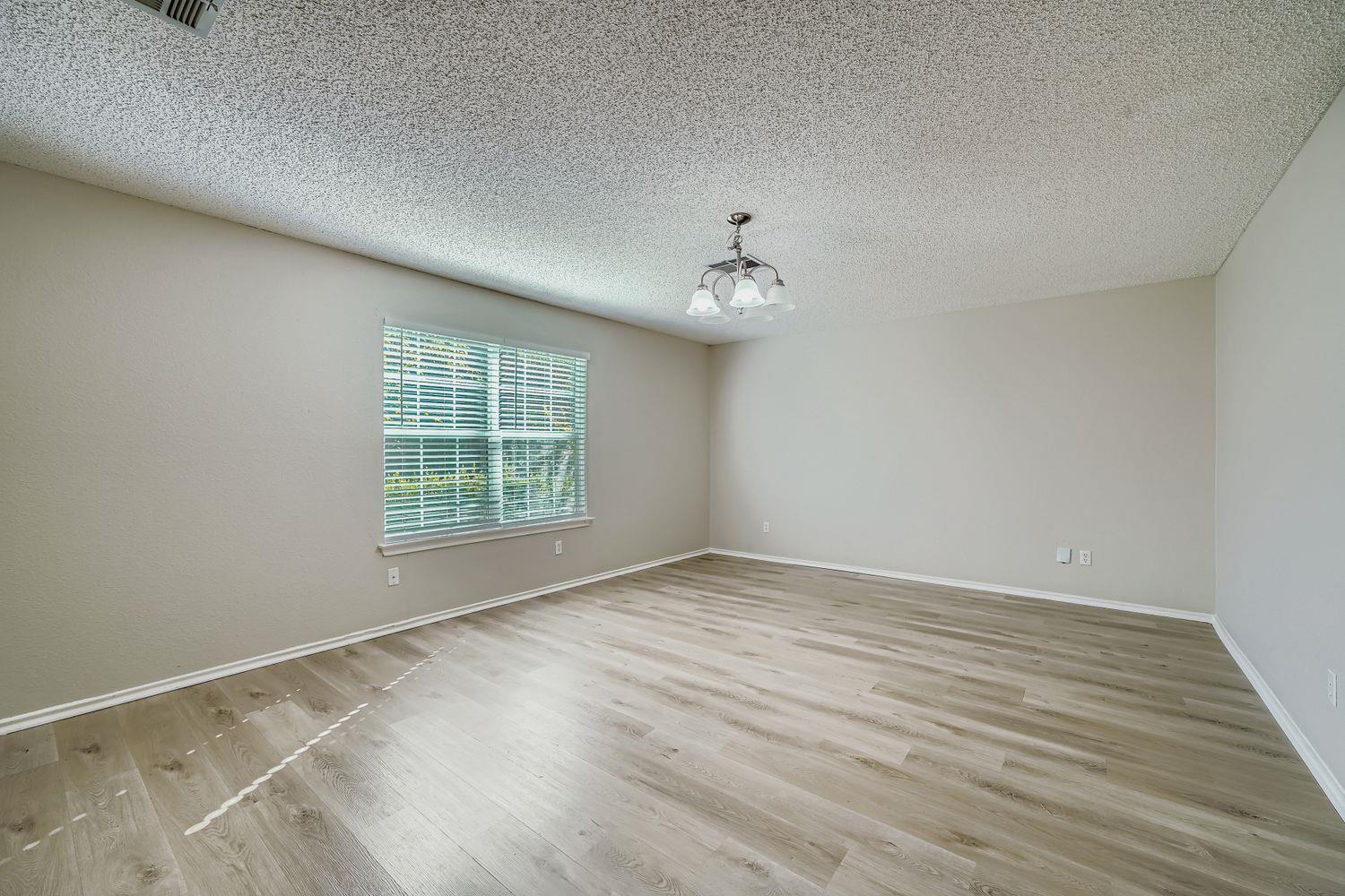 2100 Coachlamp DR — photo 4