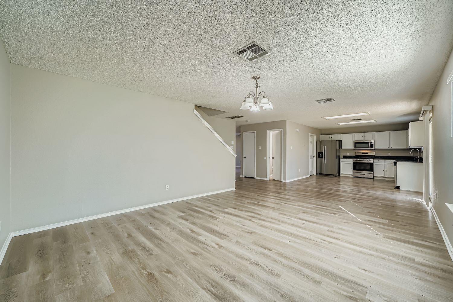 2100 Coachlamp DR — photo 5
