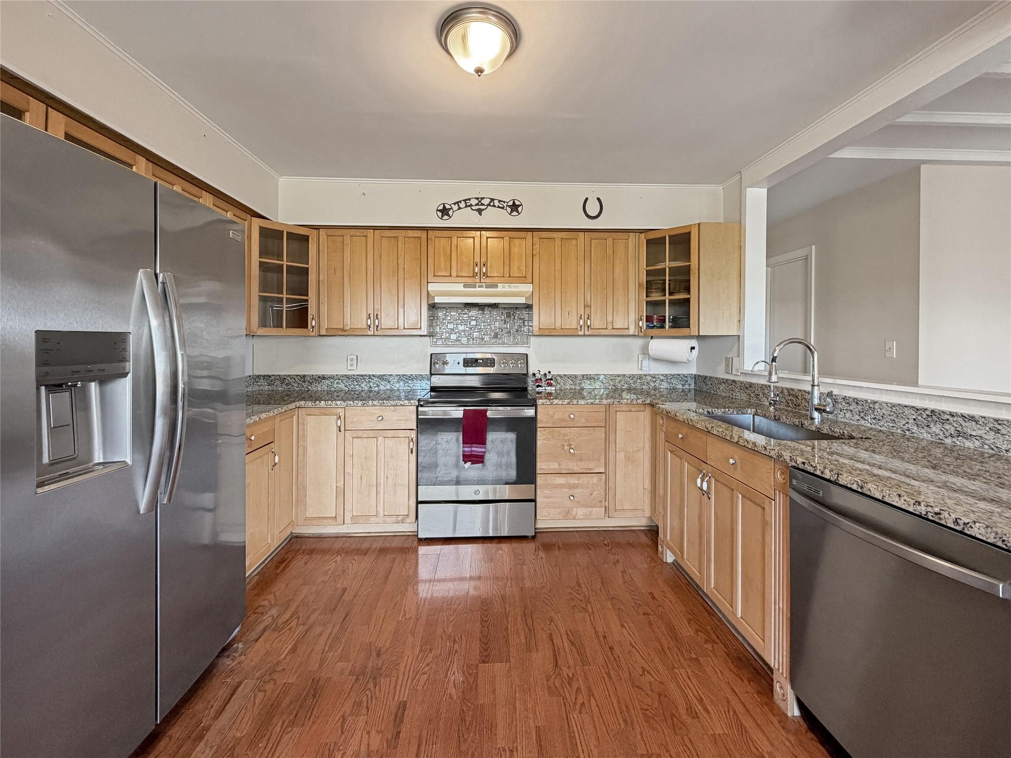 231 Vip DR — photo 3