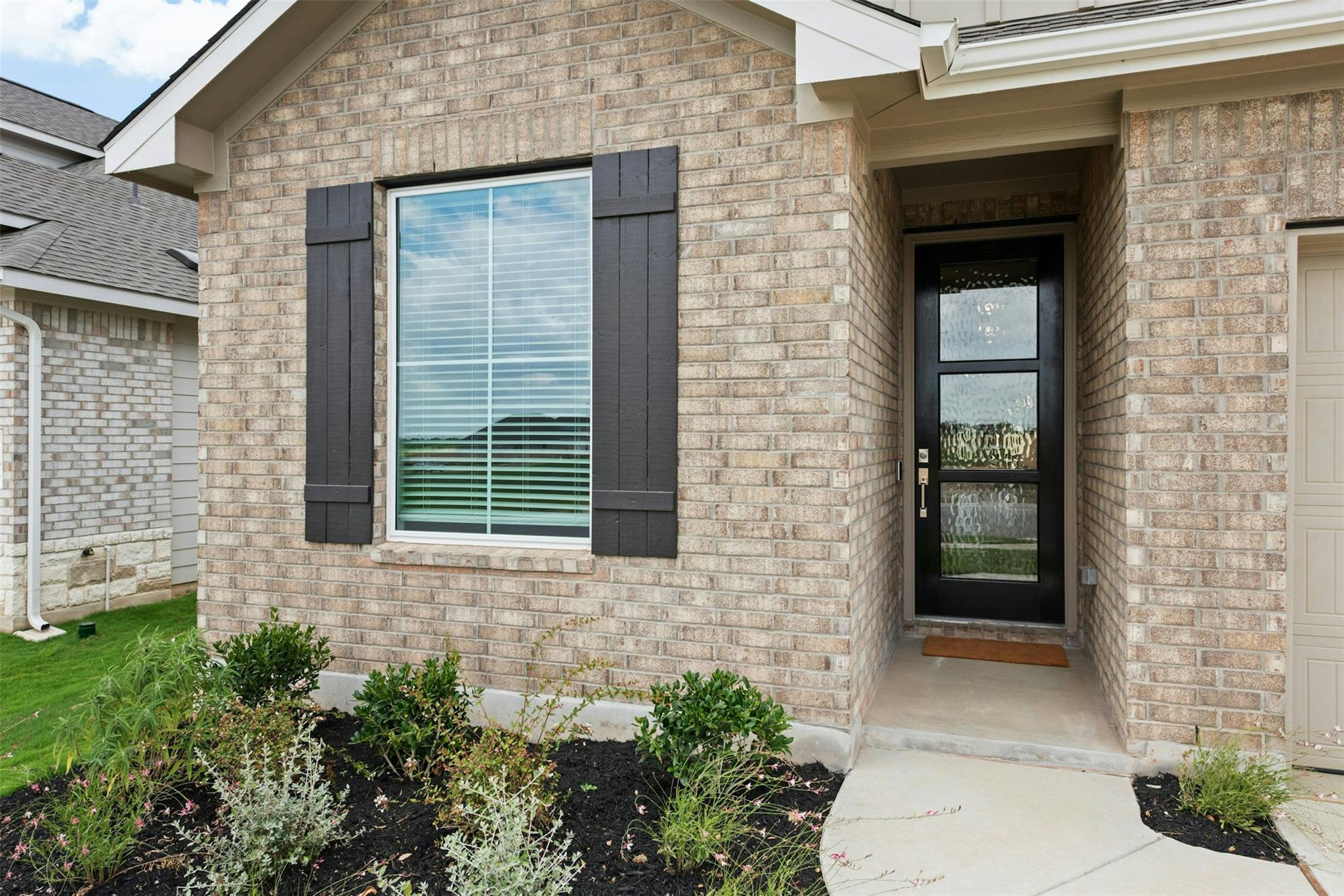 109 Carlsbad CT — photo 4