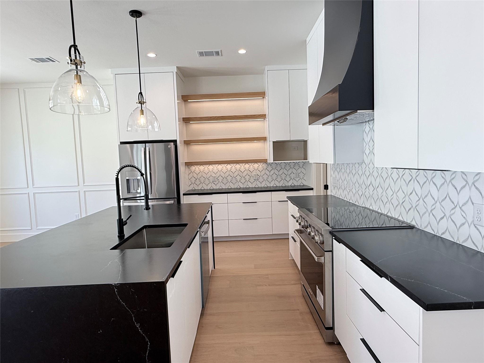 314 Alloway DR — photo 3