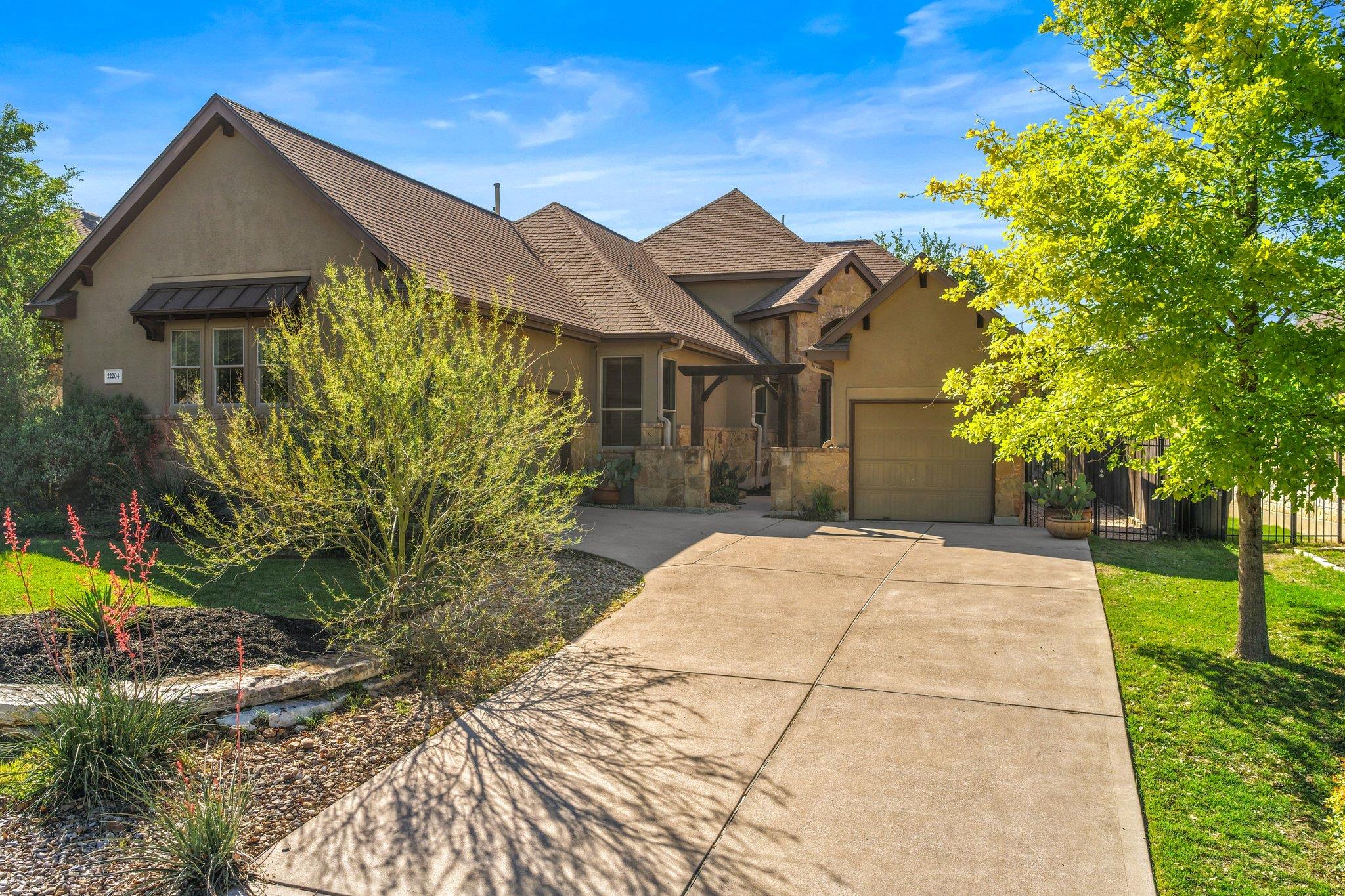 22204 Red Yucca RD — photo 3