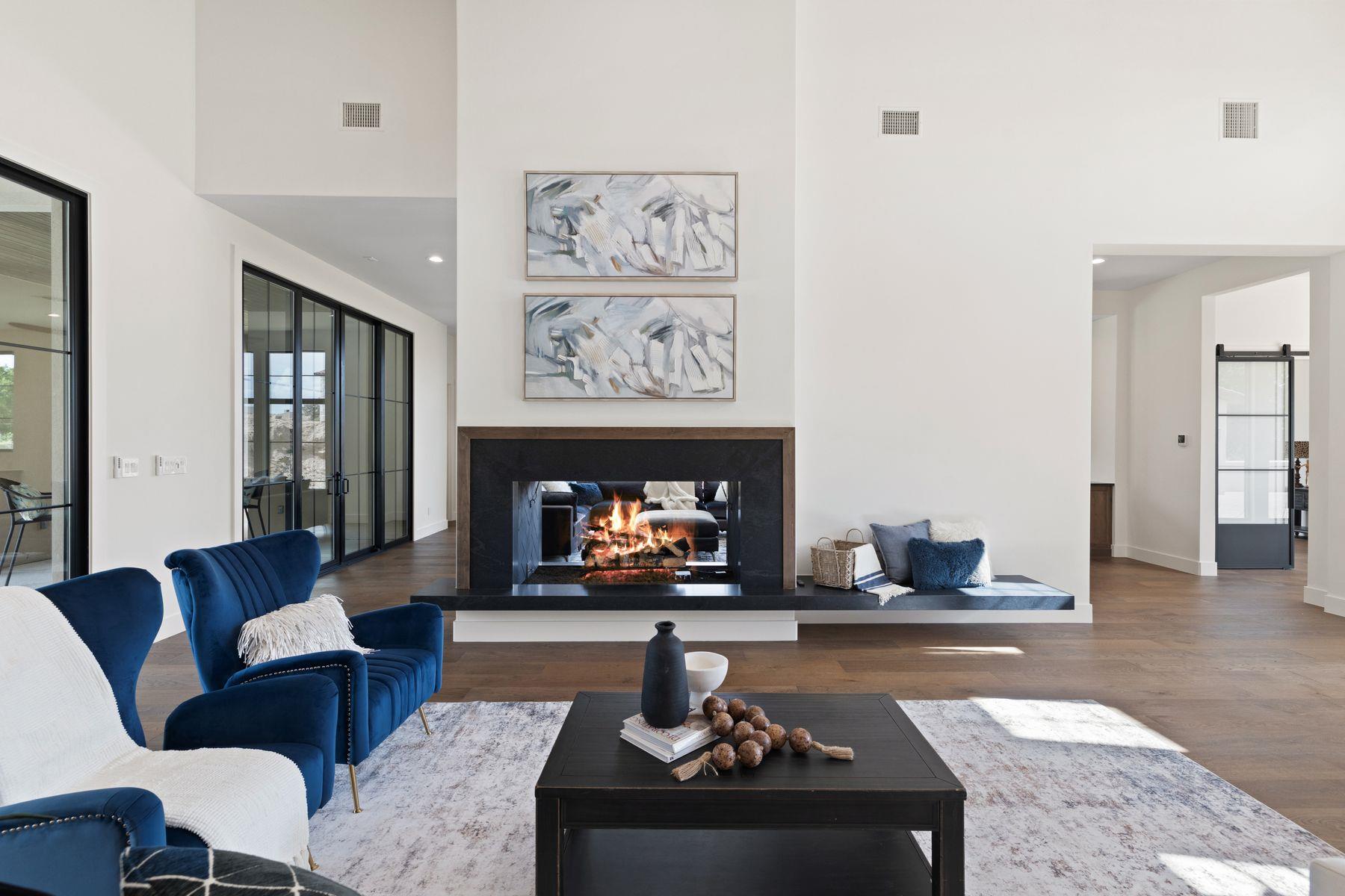 240 La Serena LOOP — photo 5