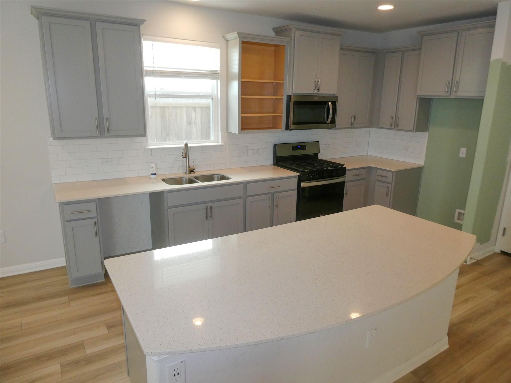 10906 SENTINEL DR — photo 3