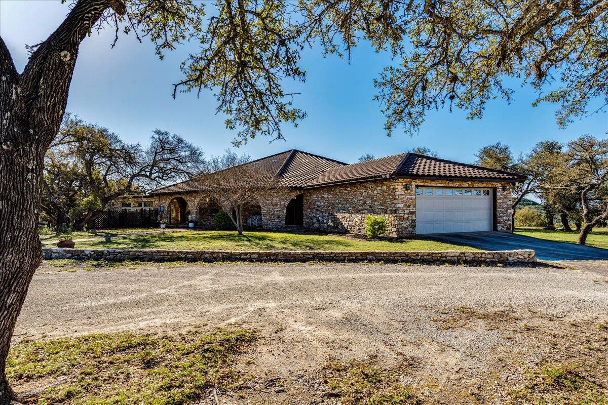 9763 Ranch Road 1623 — photo 3