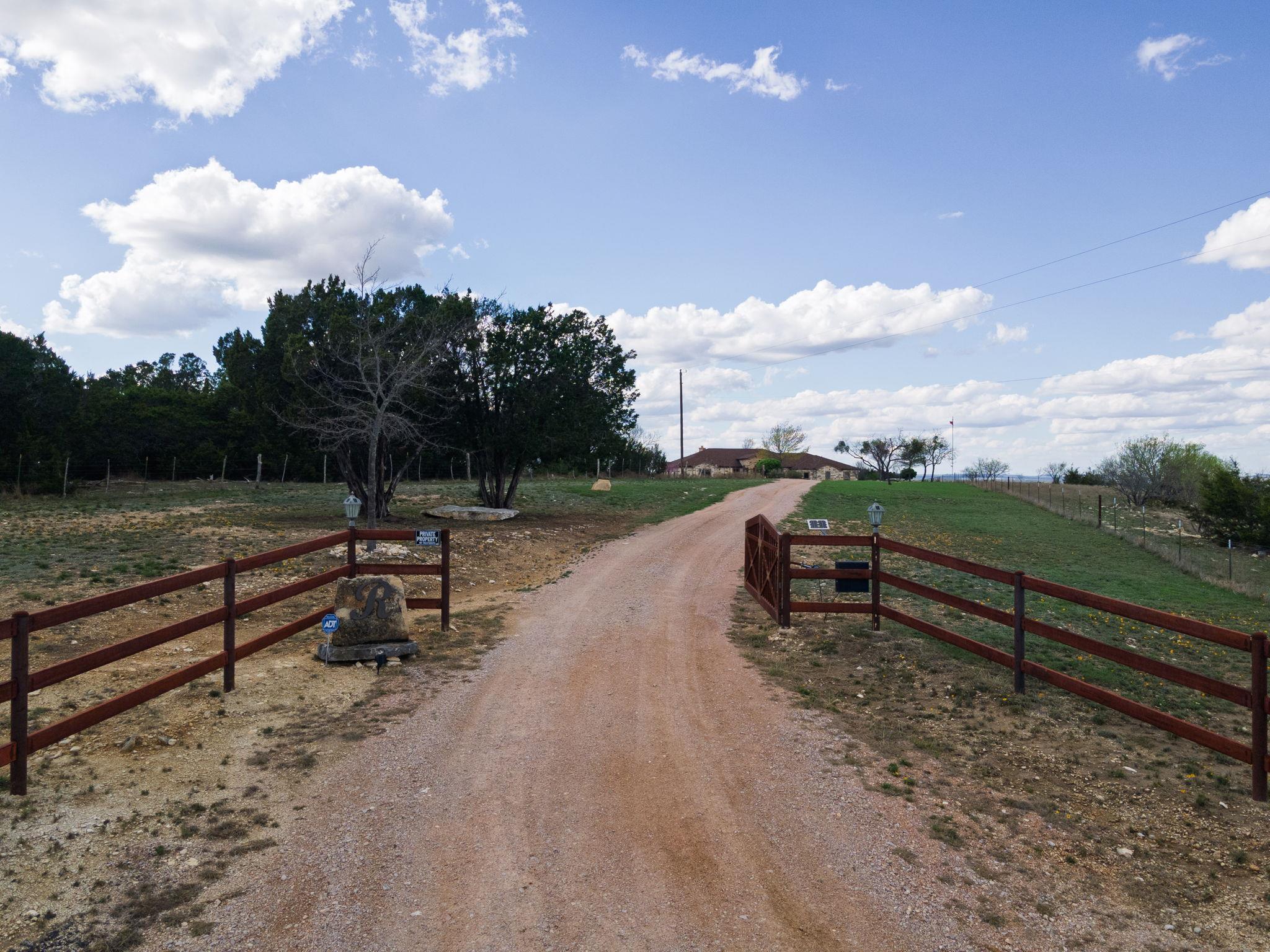 5450 County Road 101 — photo 3