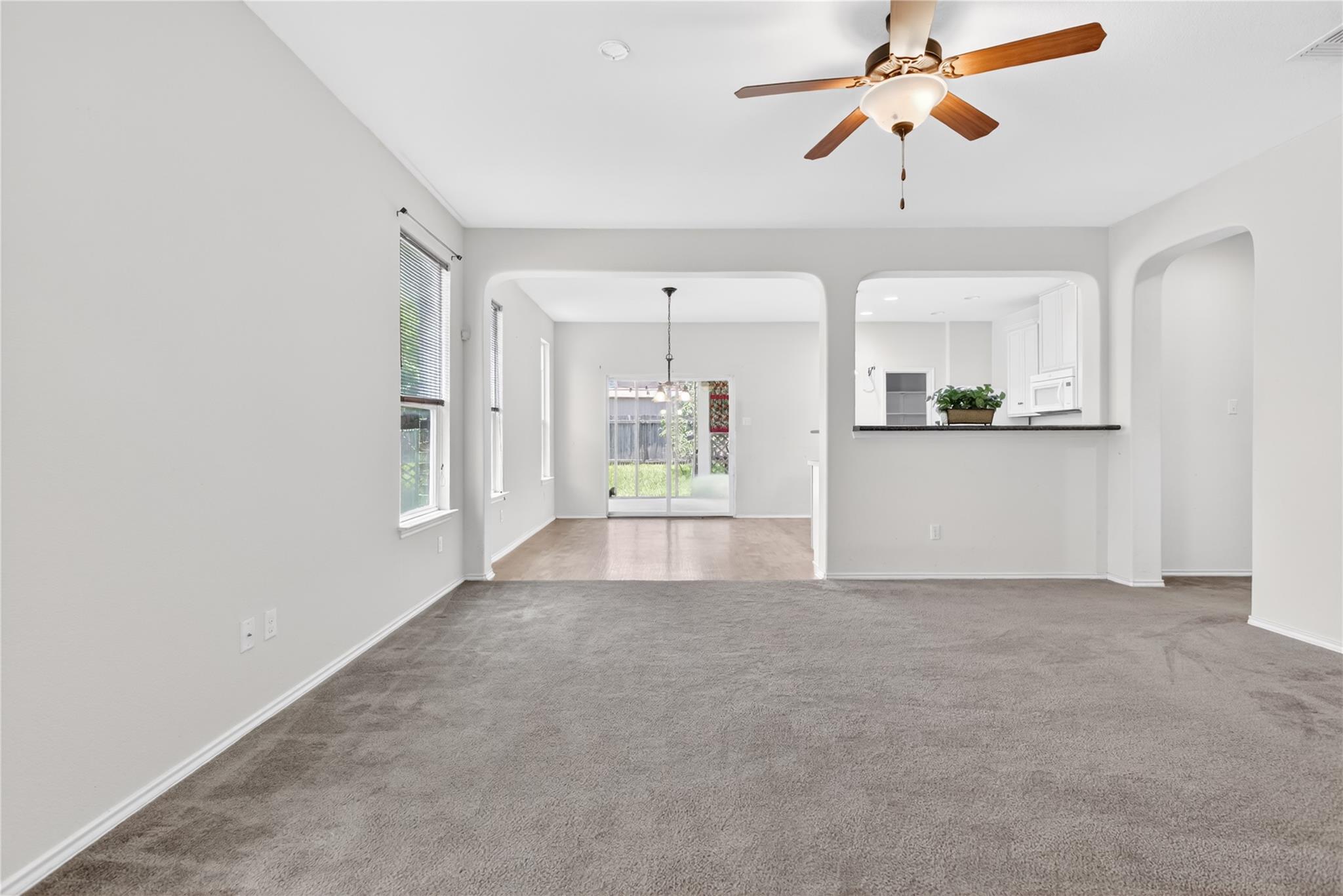 1005 Lonesome Lilly WAY — photo 3