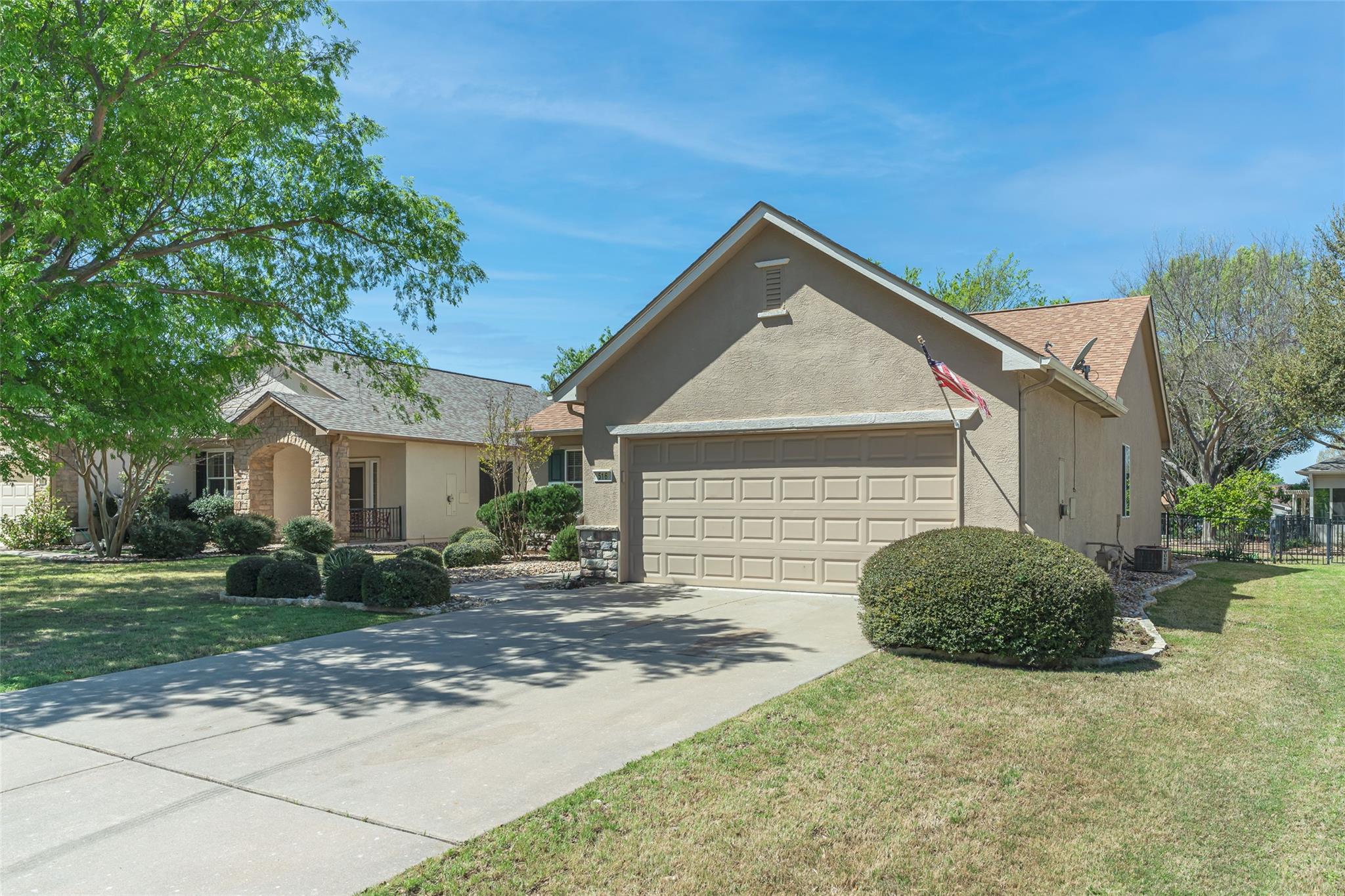 516 Texas DR — photo 3