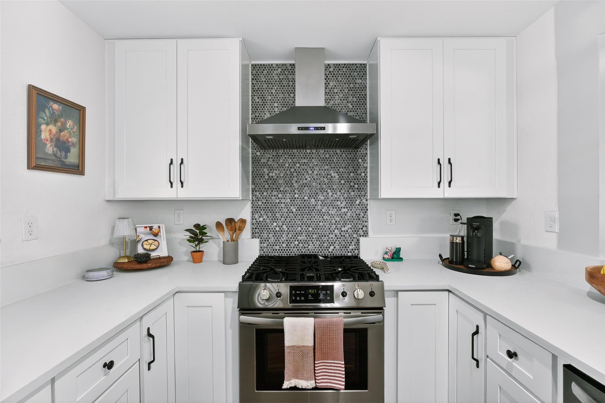 6205 Hylawn DR — photo 4