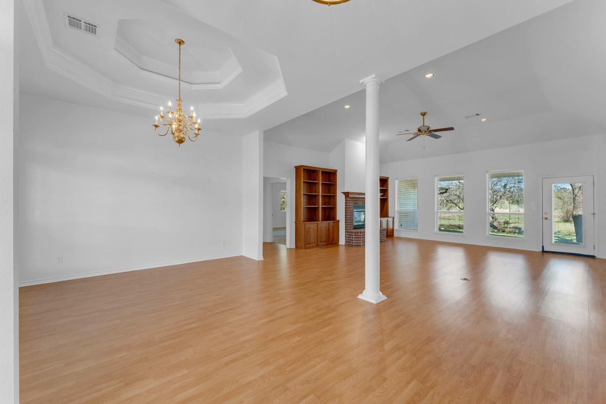 107 Oak Vista DR — photo 3