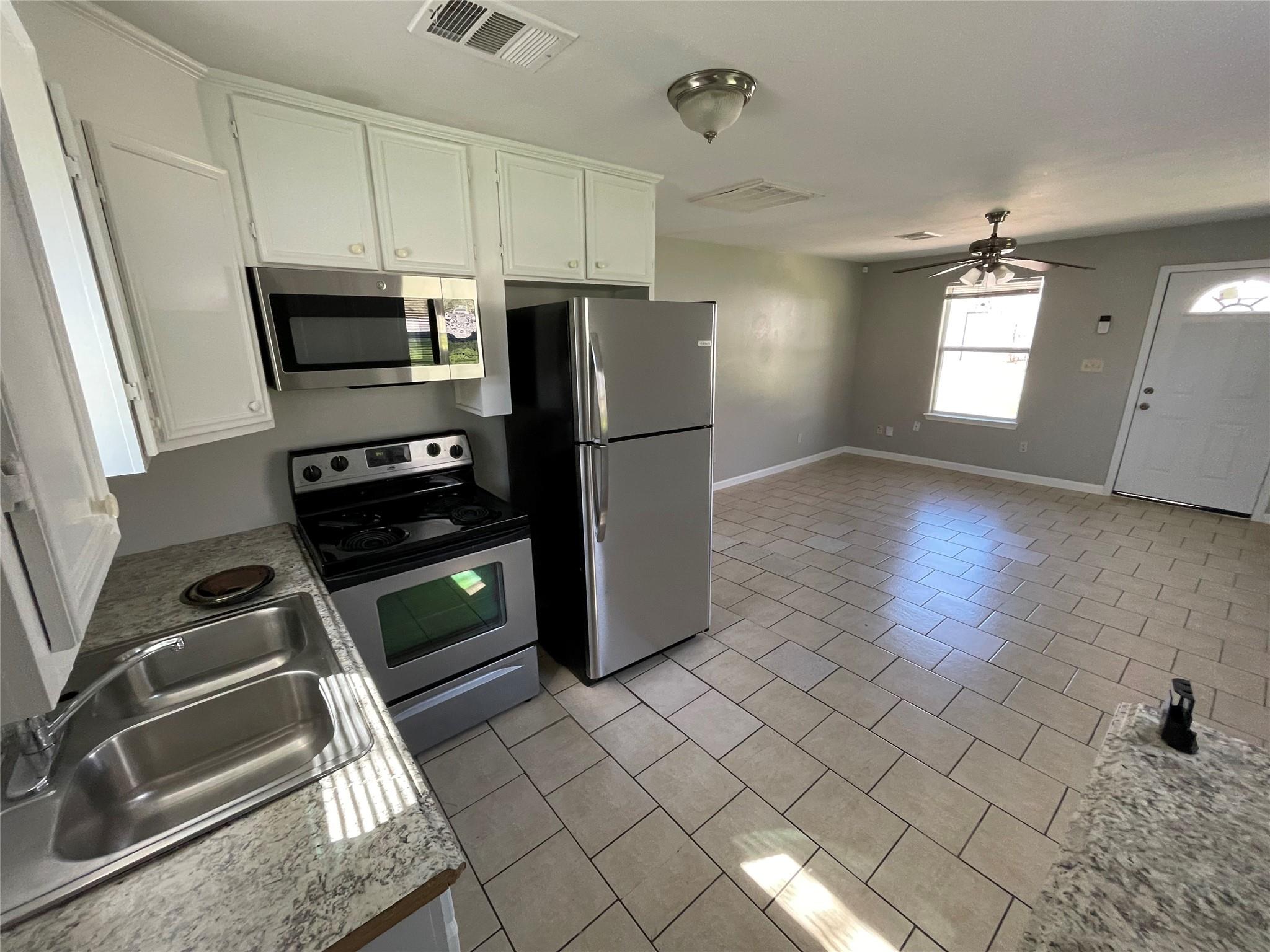 1041 Lott Ave — photo 5