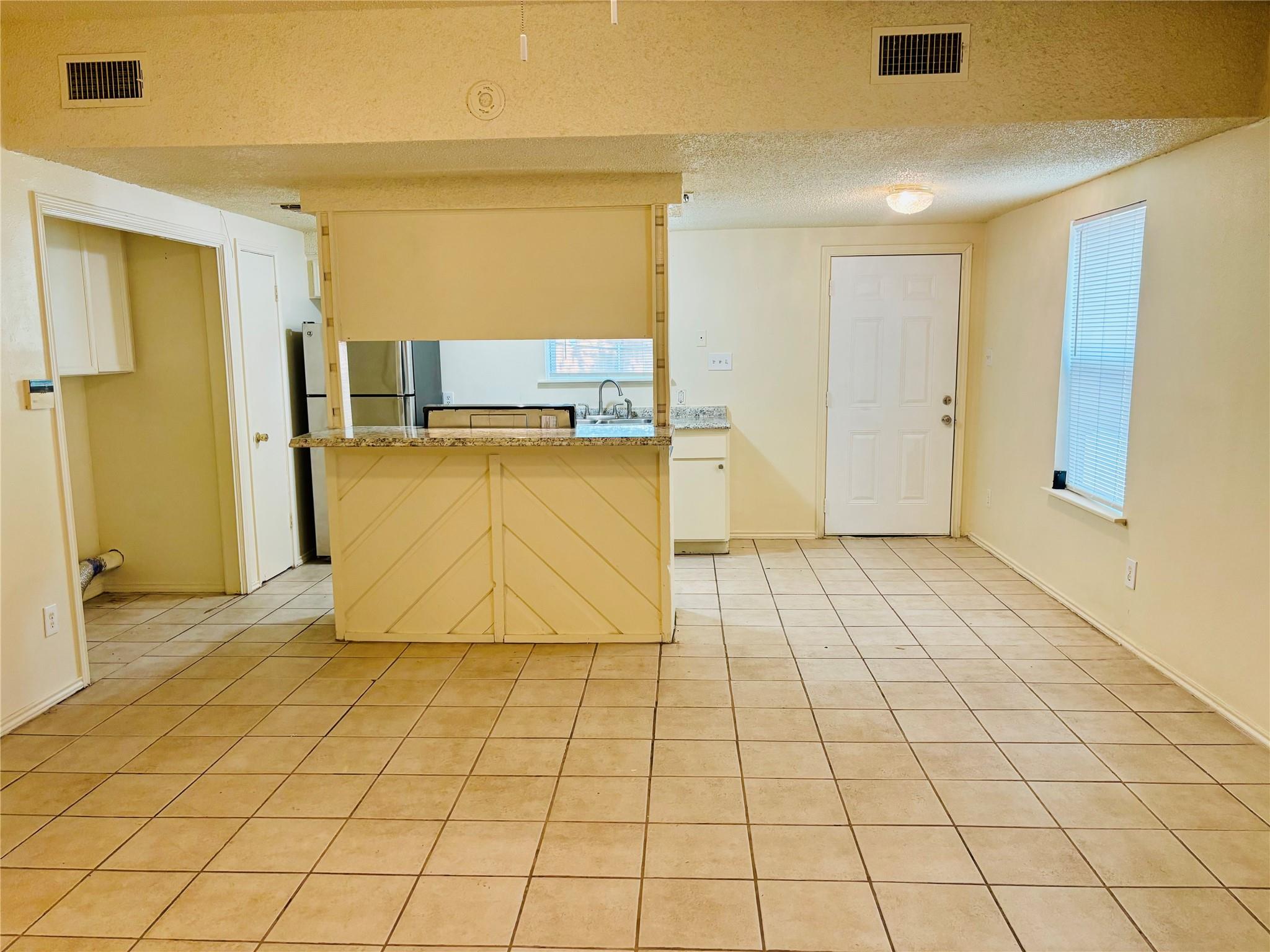 1206 Tartan LN #B — photo 5
