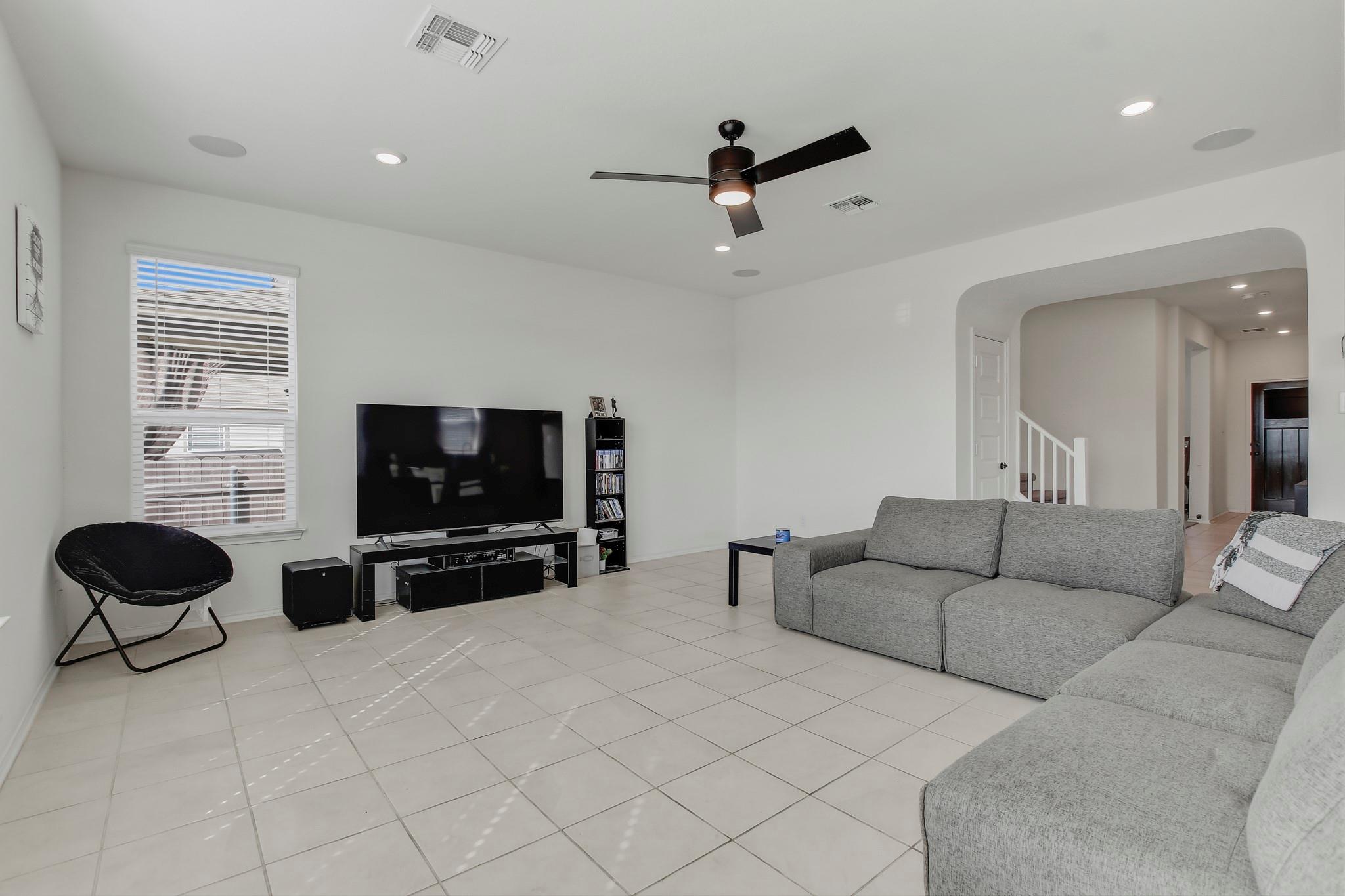 180 Outlaw DR — photo 5