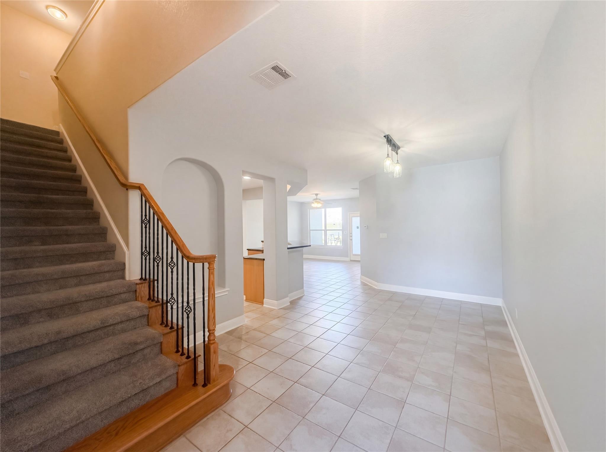 104 Perpetuation DR — photo 3