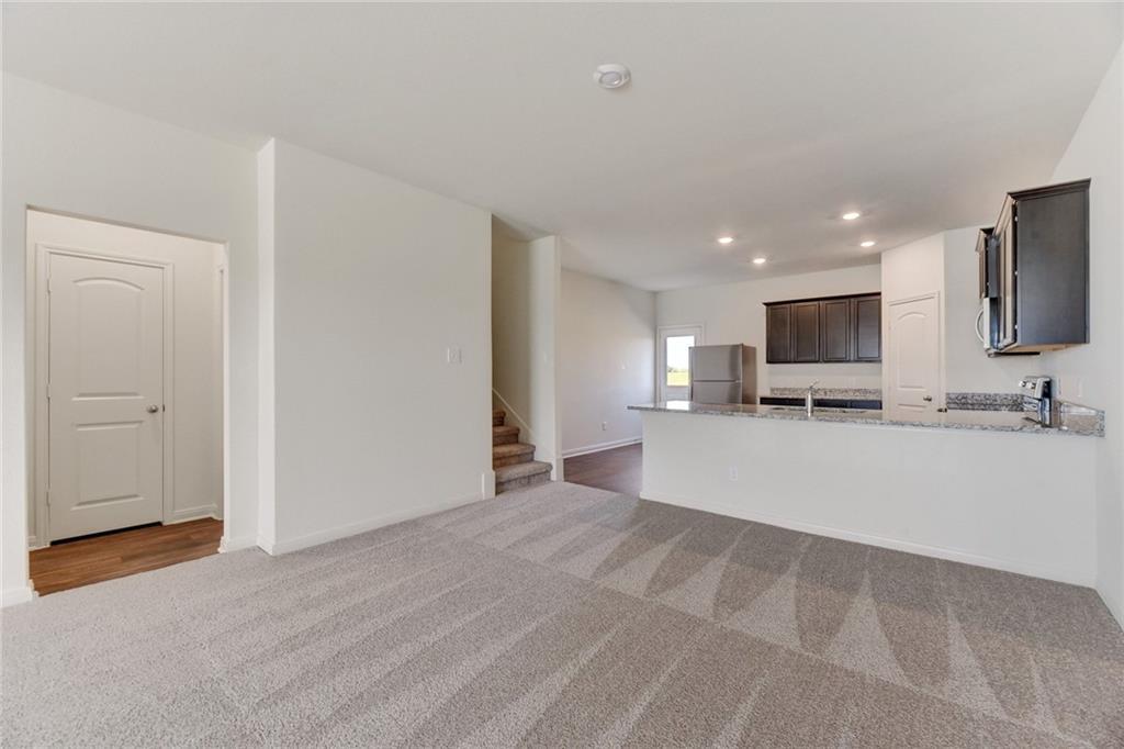 105 Brunswick LN — photo 3