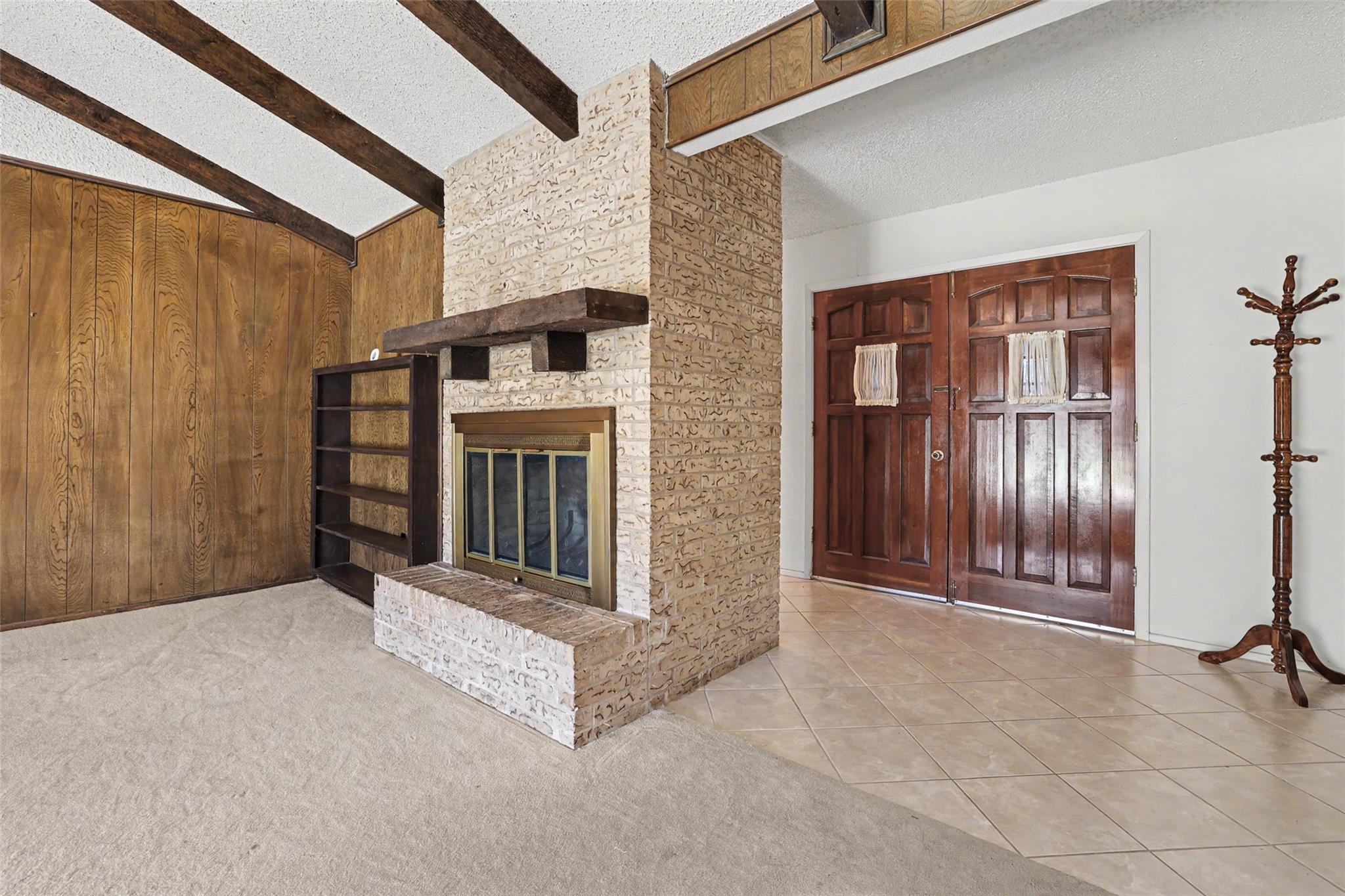 2303 Dawn DR — photo 4