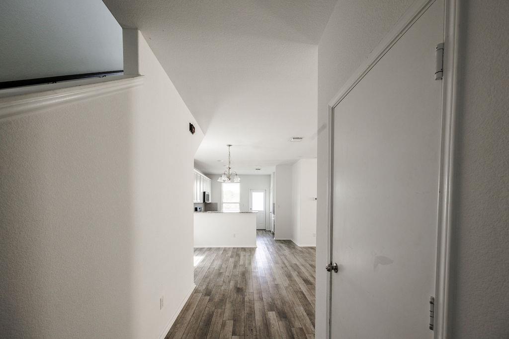 448 English Oak ST — photo 3