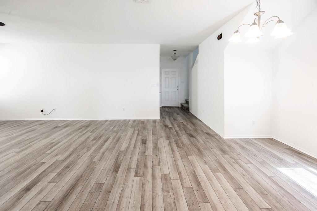 448 English Oak ST — photo 5