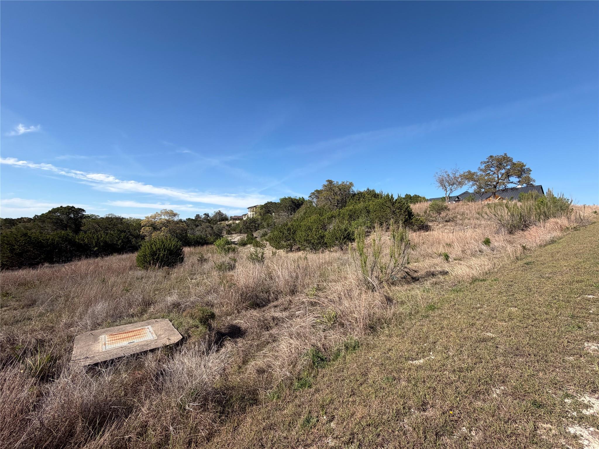 126 Riddle RD — photo 4