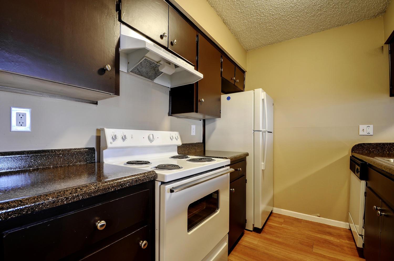 2414 Ventura DR #106 — photo 4