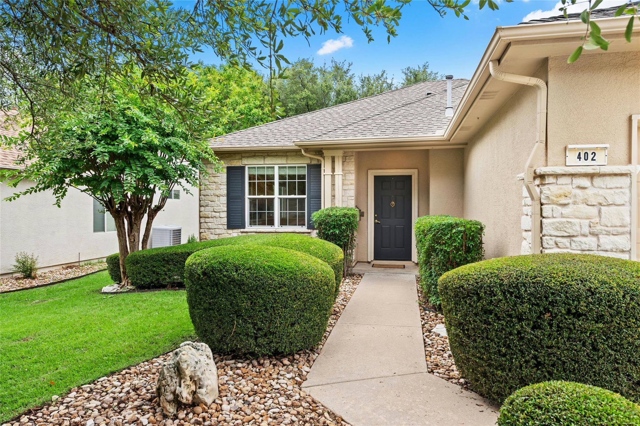 402 Colorado River RD — photo 3