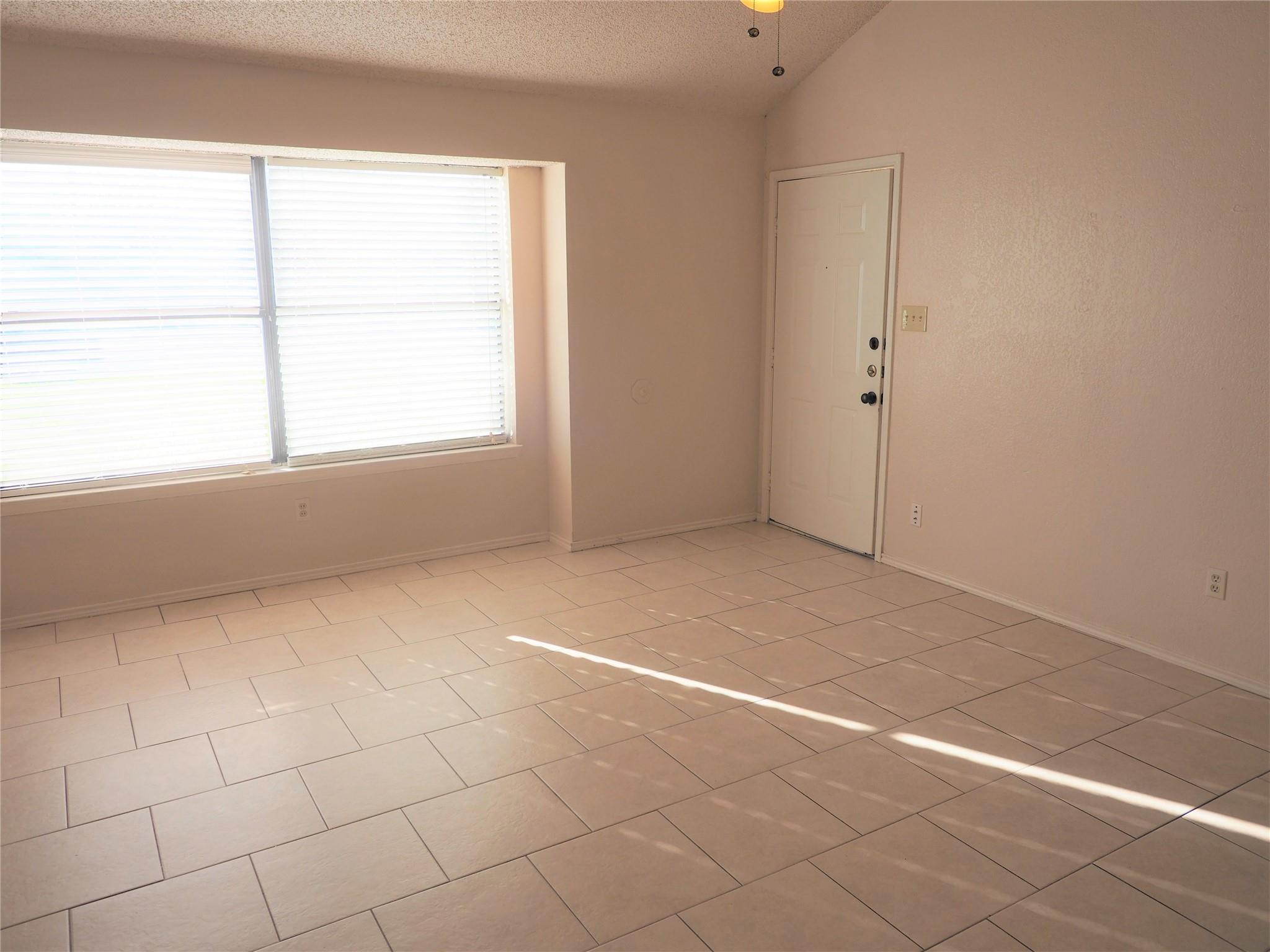 1403 Hermitage DR — photo 5