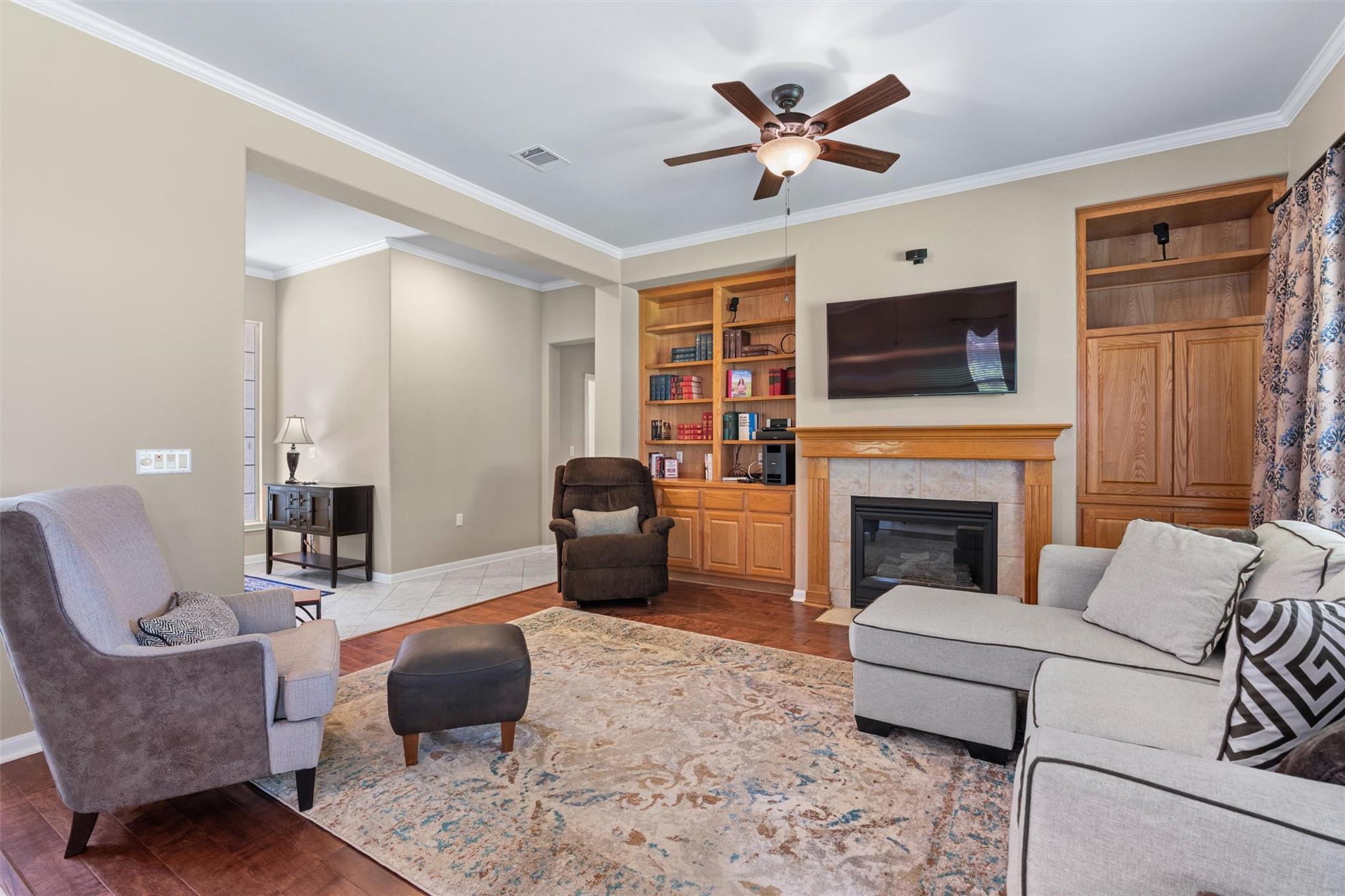 110 Persimmon LN — photo 3