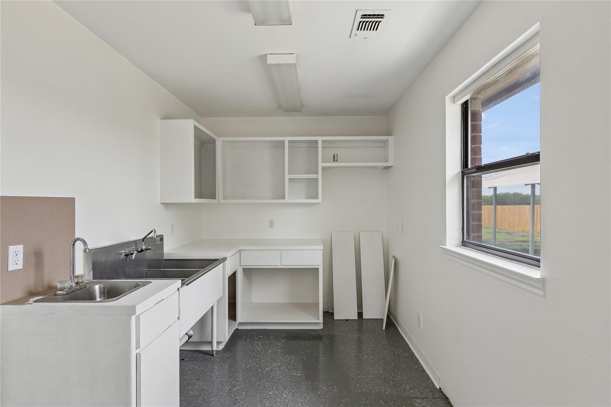 1030 Guadalupe ST — photo 5