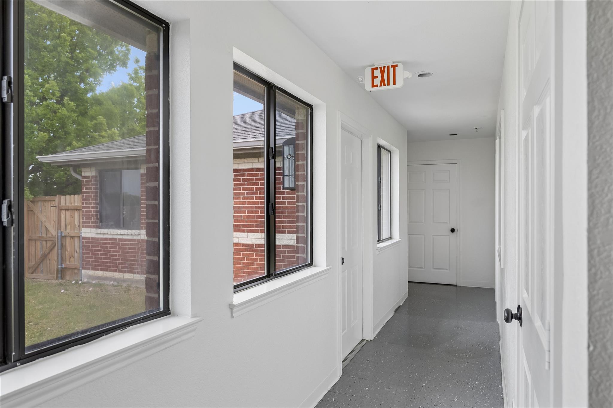 1030 Guadalupe ST — photo 4