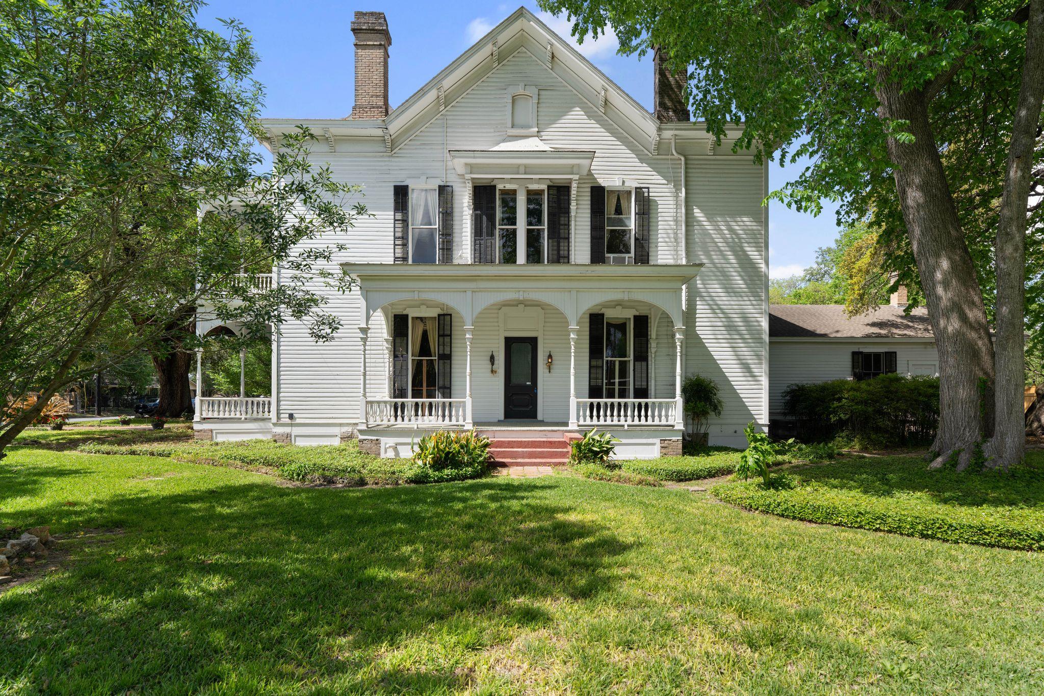 351 Colorado ST — photo 4