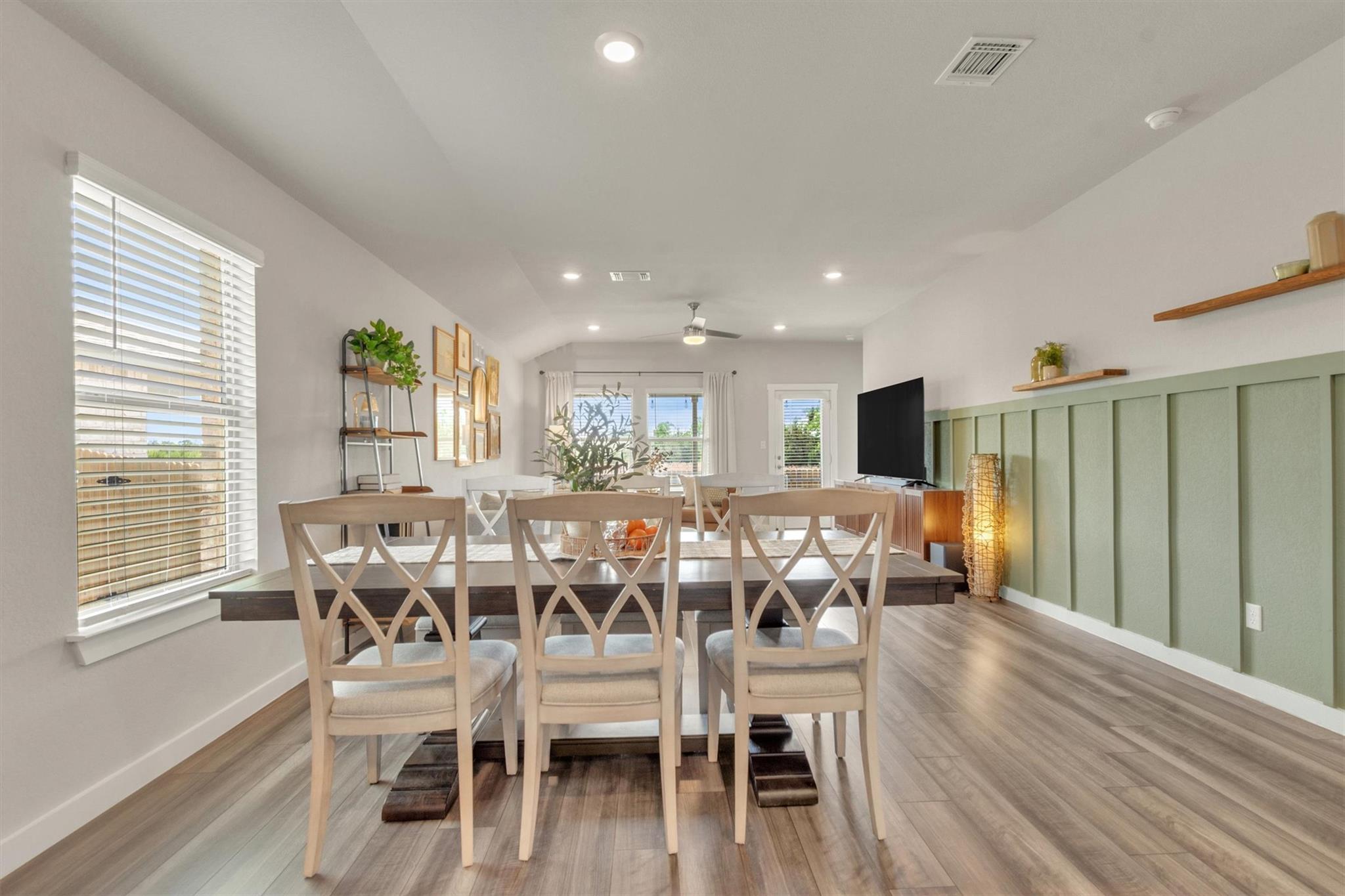 1008 Tipton ST — photo 4