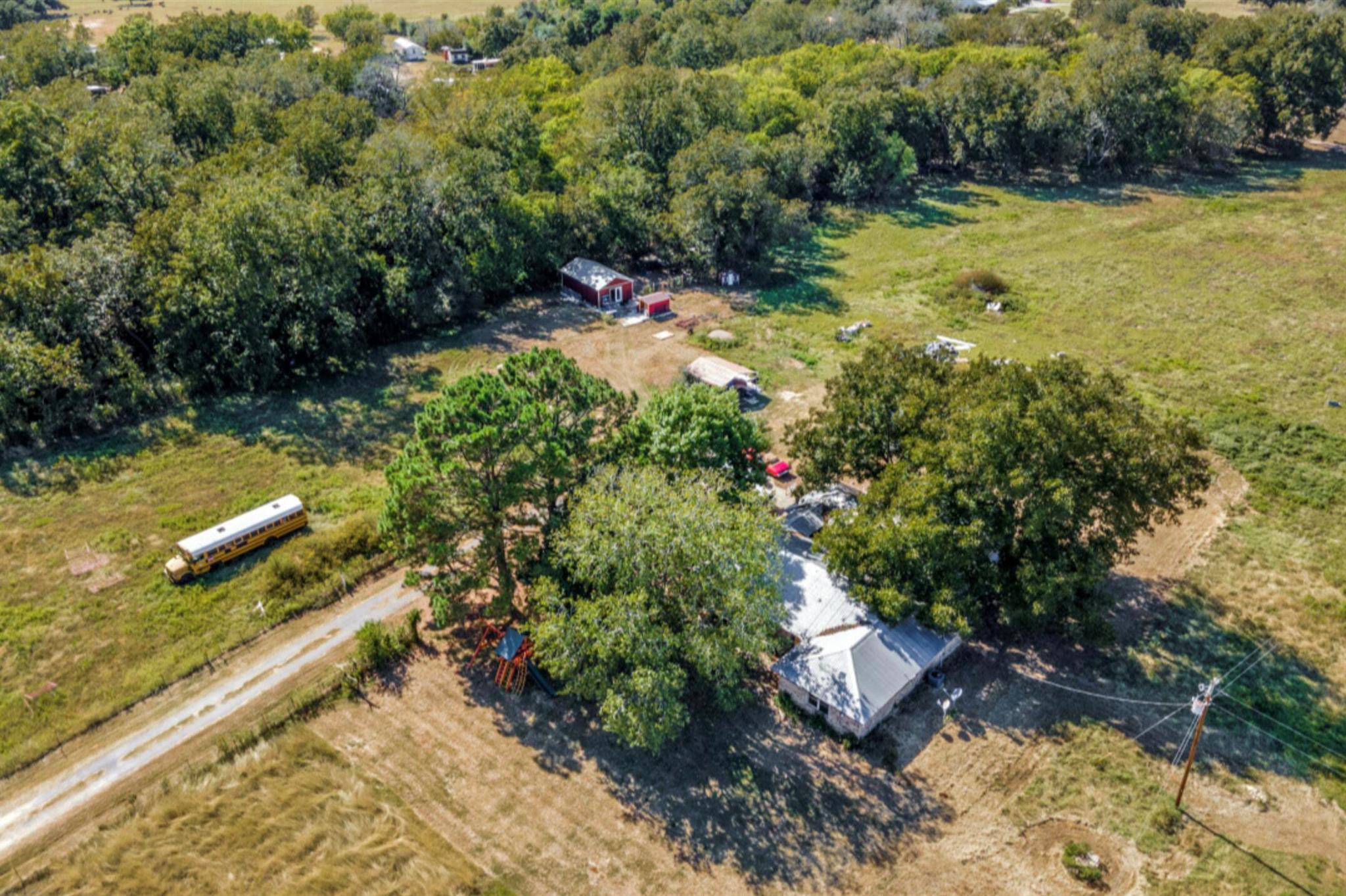 610 Pleasant Grove RD — photo 3
