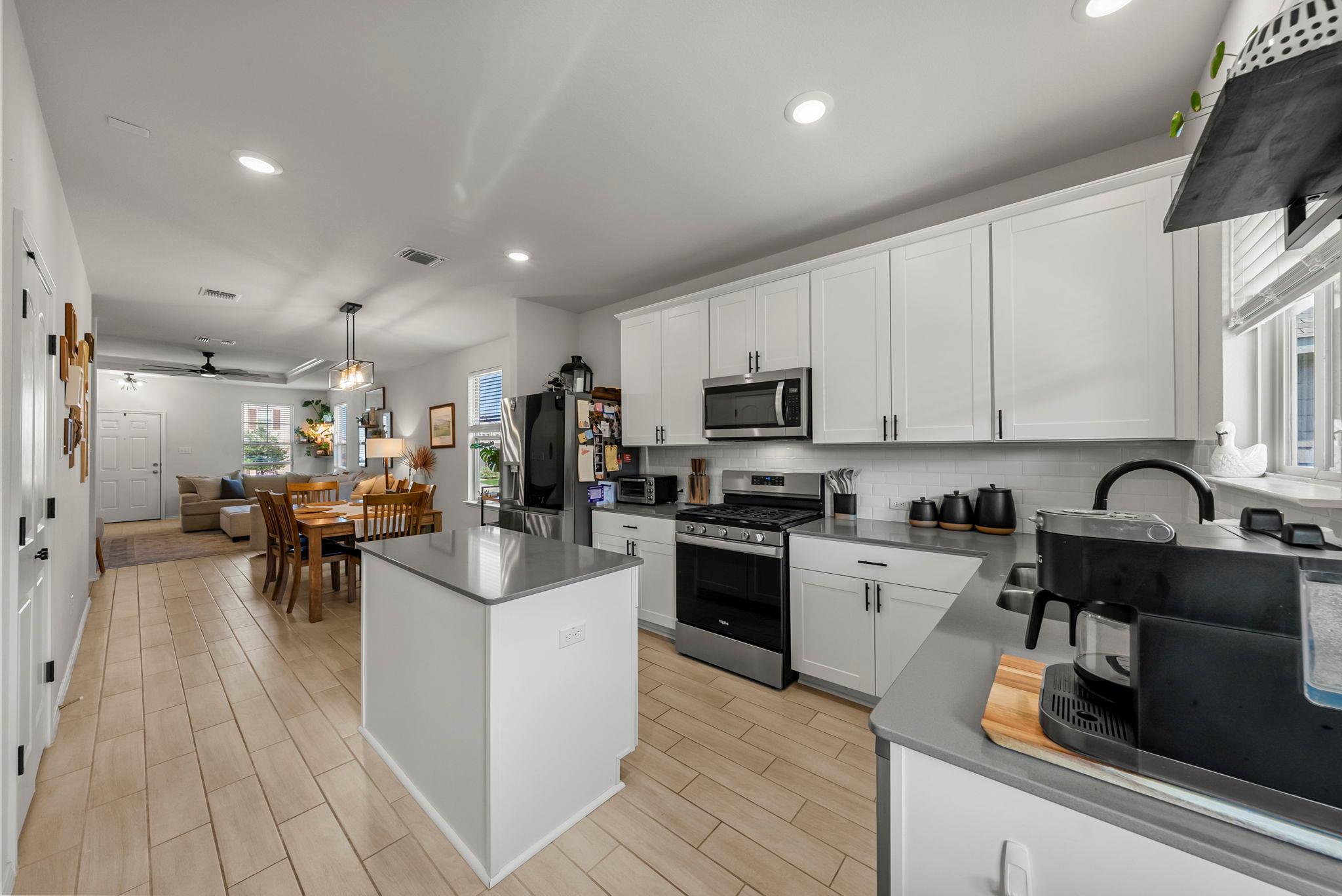350 Purple Heart DR — photo 4
