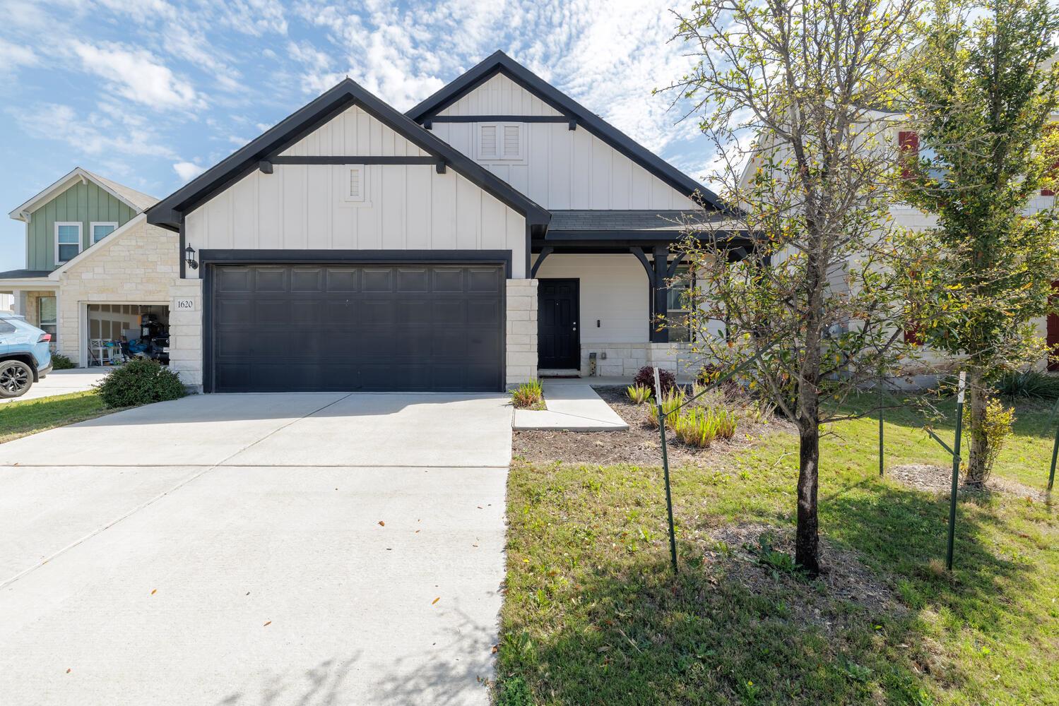 1620 Holly Lake DR