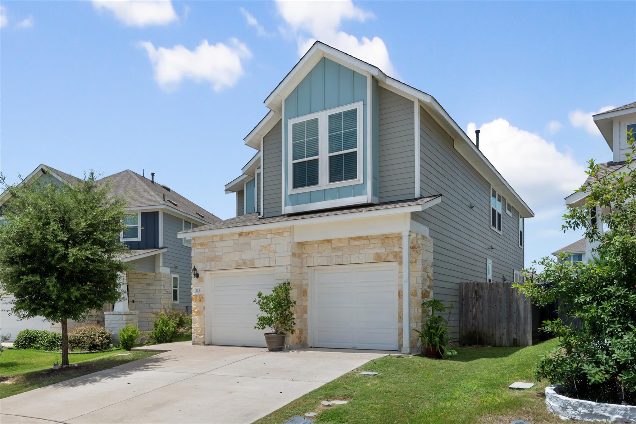 113 Oakstone DR — photo 3