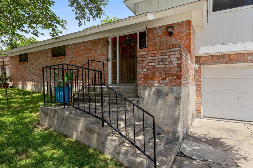 706 Cambridge DR — photo 3