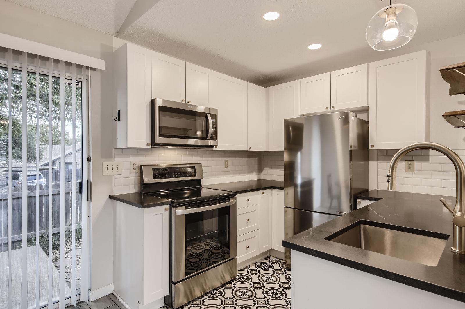 1015 Yager LN #141 — photo 4